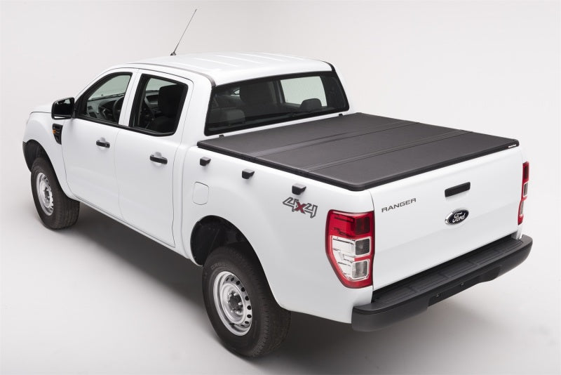 Extang 05-16 Nissan Frontier(5ft Bed) (w/ or w/o Track Sys) (5ft) Solid Fold 2.0