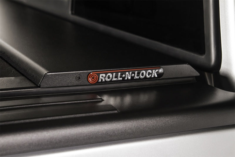 Roll-N-Lock 14-18 Chevy Silverado/Sierra 1500 XSB 68in M-Series Retractable Tonneau Cover